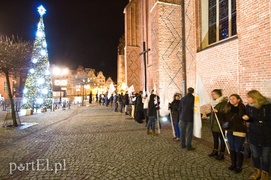 Zbiorowe ściskanie pod katedrą