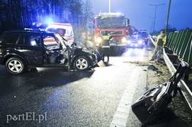 Wypadek na obwodnicy. Kierowca uwięziony w aucie