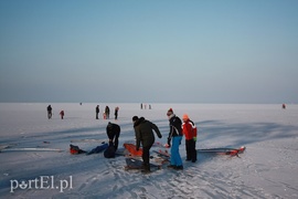 Zalew skuty lodem kusi sportowców