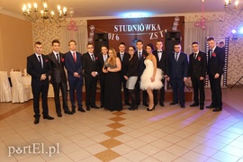 Polonez zatańczony trójkami