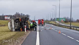 Przewrócona cysterna na berlince