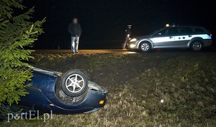 Auto na dachu, a kierowca zniknął