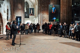 Kobieta na pierwszym planie