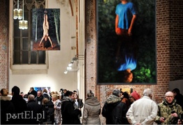 Kobieta na pierwszym planie