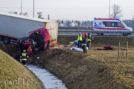 Wypadek tira na \"siódemce\". Nie żyje kierowca (aktualizacja)