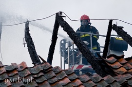Mieszkańcy skakali przez okno. Pożar pod Pasłękiem