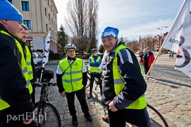 KOD popedałował po podpisy