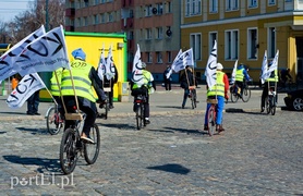 KOD popedałował po podpisy