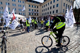 KOD popedałował po podpisy