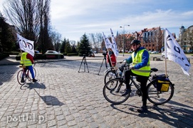 KOD popedałował po podpisy