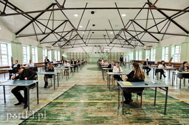Czy \"królowa nauk\" da im w kość?