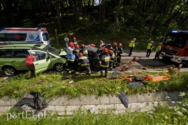Tragedia na drodze w Nadbrzeżu, kierowca zmarł w szpitalu  (aktualizacja)