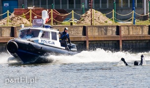 Trzymają formę, by razem popłynąć na ratunek