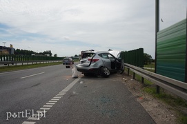 Ciężarówką zahaczył o stojące na \"siódemce\" auto
