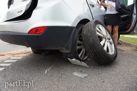 Ciężarówką zahaczył o stojące na \"siódemce\" auto