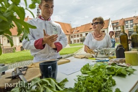 Niezłe ziółko z oliwą, czyli seniorzy rządzą w kuchni