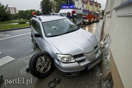 Wjechał w budynek przy Traugutta (aktualizacja)