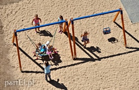 Nowy plac zabaw przyciąga tłumy