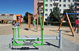 Nowy plac zabaw przyciąga tłumy