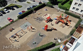 Nowy plac zabaw przyciąga tłumy