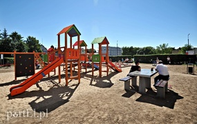 Nowy plac zabaw przyciąga tłumy