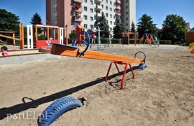Nowy plac zabaw przyciąga tłumy