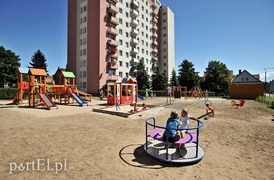 Nowy plac zabaw przyciąga tłumy