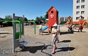 Nowy plac zabaw przyciąga tłumy