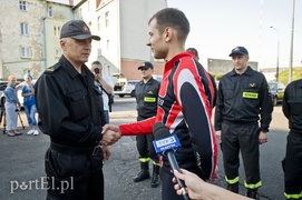 Pali się do pomocy