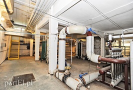 Cztery centymetry do pełni szczęścia na basenie