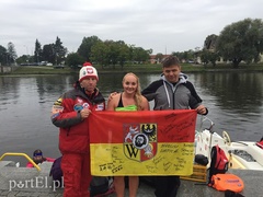 Przepłynęli wpław ze Skowronek do Elbląga