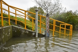 Woda powoli opada, alarm odwołany (aktualizacja)