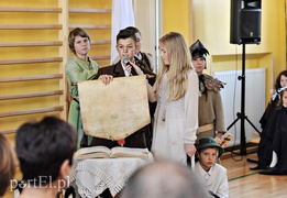 Chodzili tu dziadkowie, chodzą wnuki, czyli 70 lat SP 4