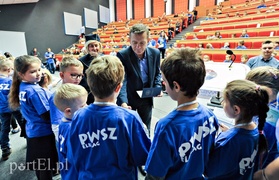 Mali studenci w krainie nauki