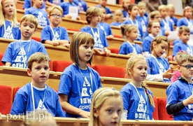 Mali studenci w krainie nauki