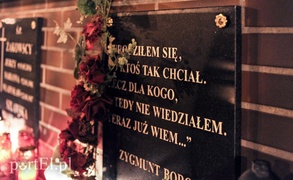 Licznie odwiedzamy groby bliskich