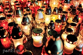 Licznie odwiedzamy groby bliskich