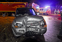 Czołówka z ciężarówką w Dąbrowie