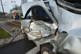 Renault zderzył się z tramwajem