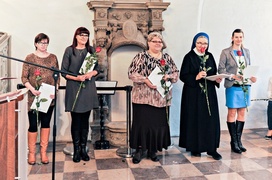 Im jest bliżej do innych ludzi