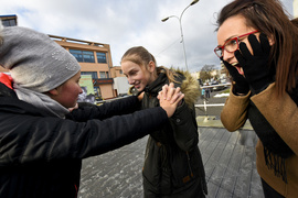 Stój, nie ruszaj się, a pomożesz zwierzakom