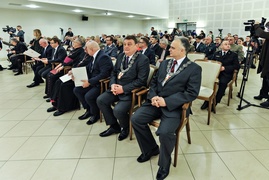 Patronem Elbląga święty, co rozdaje prezenty