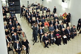 Patronem Elbląga święty, co rozdaje prezenty