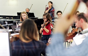 Wigilia z kolędami, gwiazdami i EOK