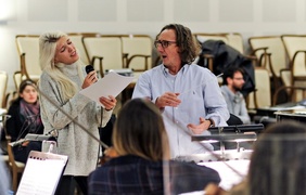 Wigilia z kolędami, gwiazdami i EOK