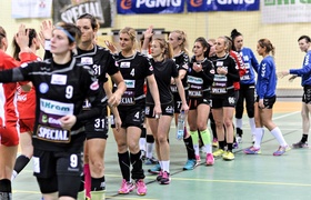 Młode kadrowiczki przegrały ze Startem (piłka ręczna)