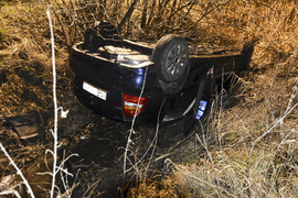 Dachował oplem, miał 2,4 promila