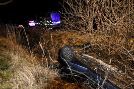 Dachował oplem, miał 2,4 promila