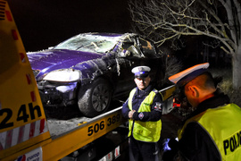 Dachował oplem, miał 2,4 promila