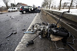 Wypadek w Kazimierzowie, kierowca ciężarówki nie żyje